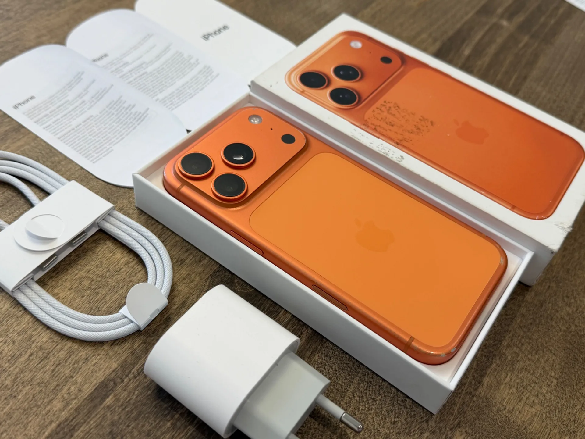 iPhone 17 Pro Cosmic Orange 256GB