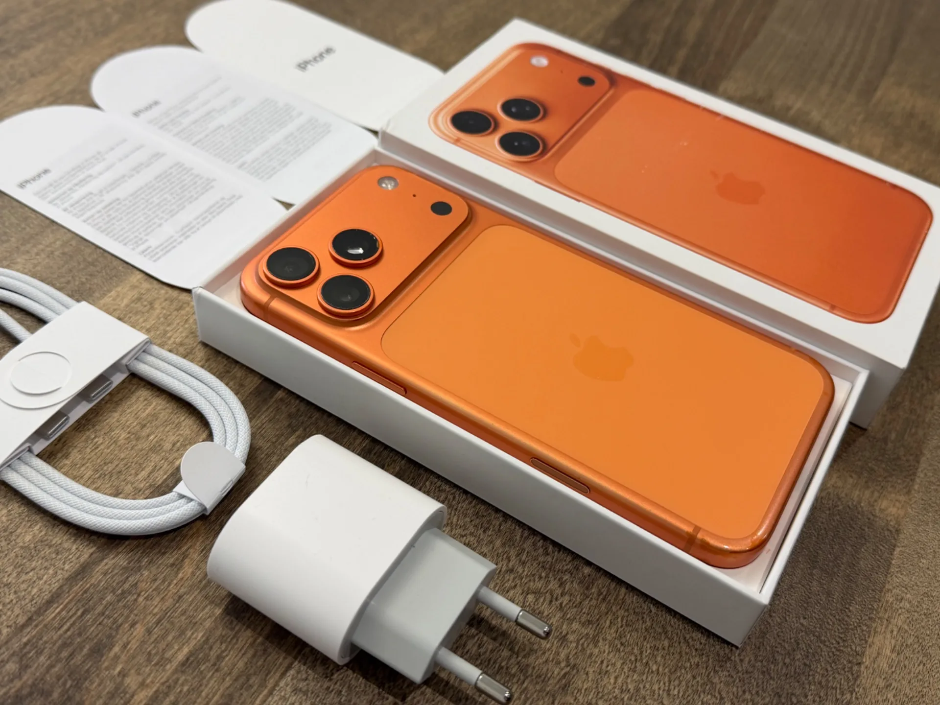 iPhone 17 Pro Max Comic Orange 512GB