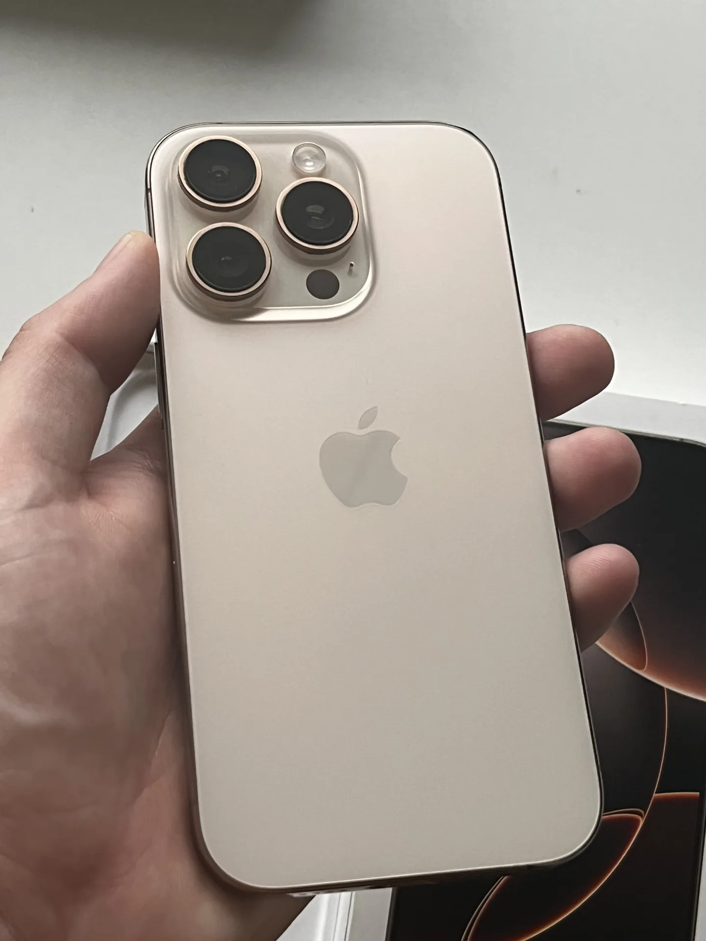 iPhone 16 pro 256gb