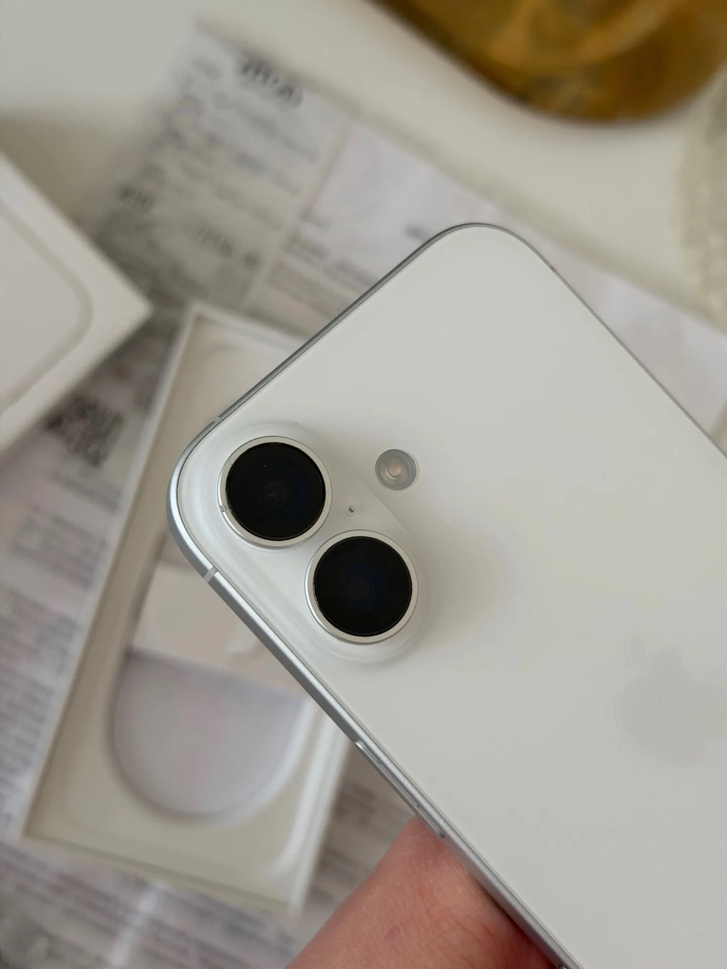 iPhone 16 128 Белый
