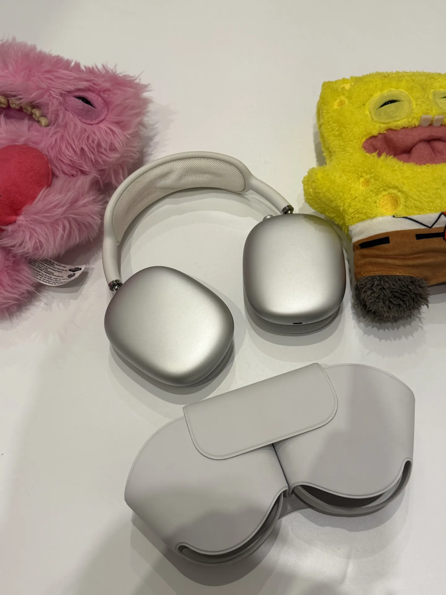 AirPods Max Silver Lightning