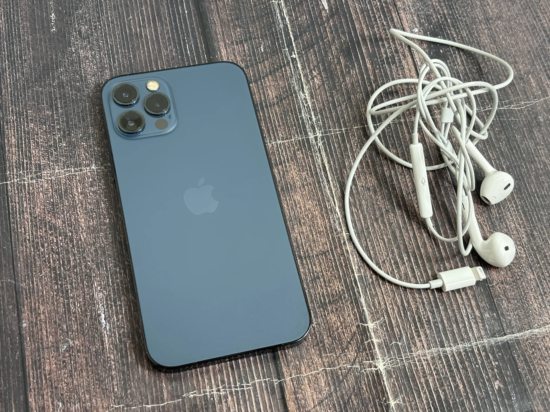 iPhone 12 Pro 256gb + EarPods