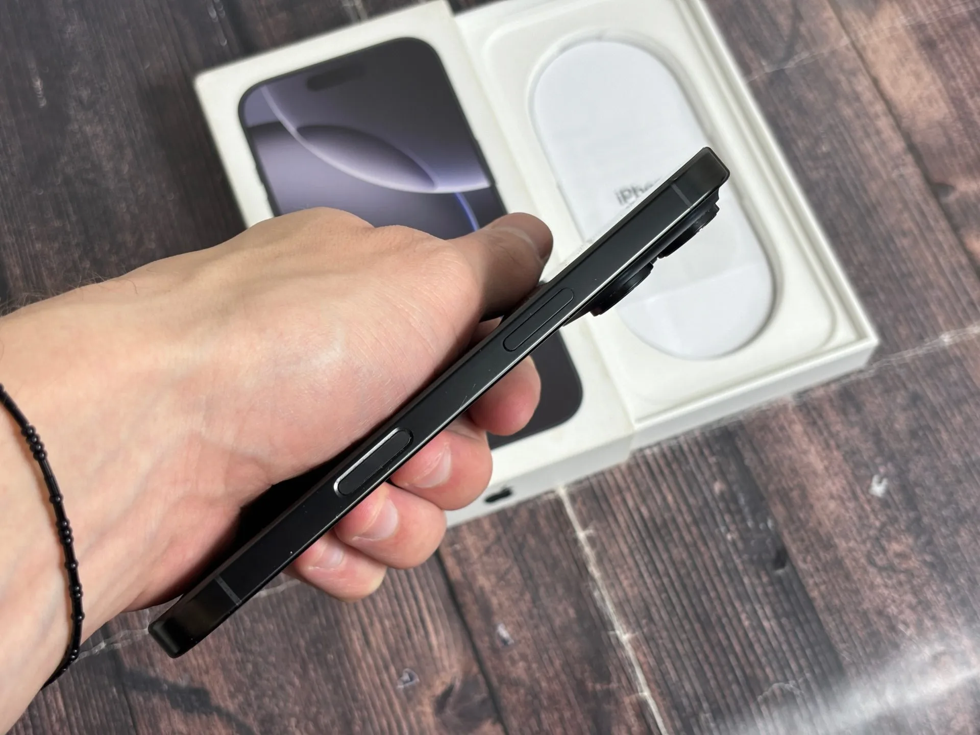 iPhone 16 pro 128gb