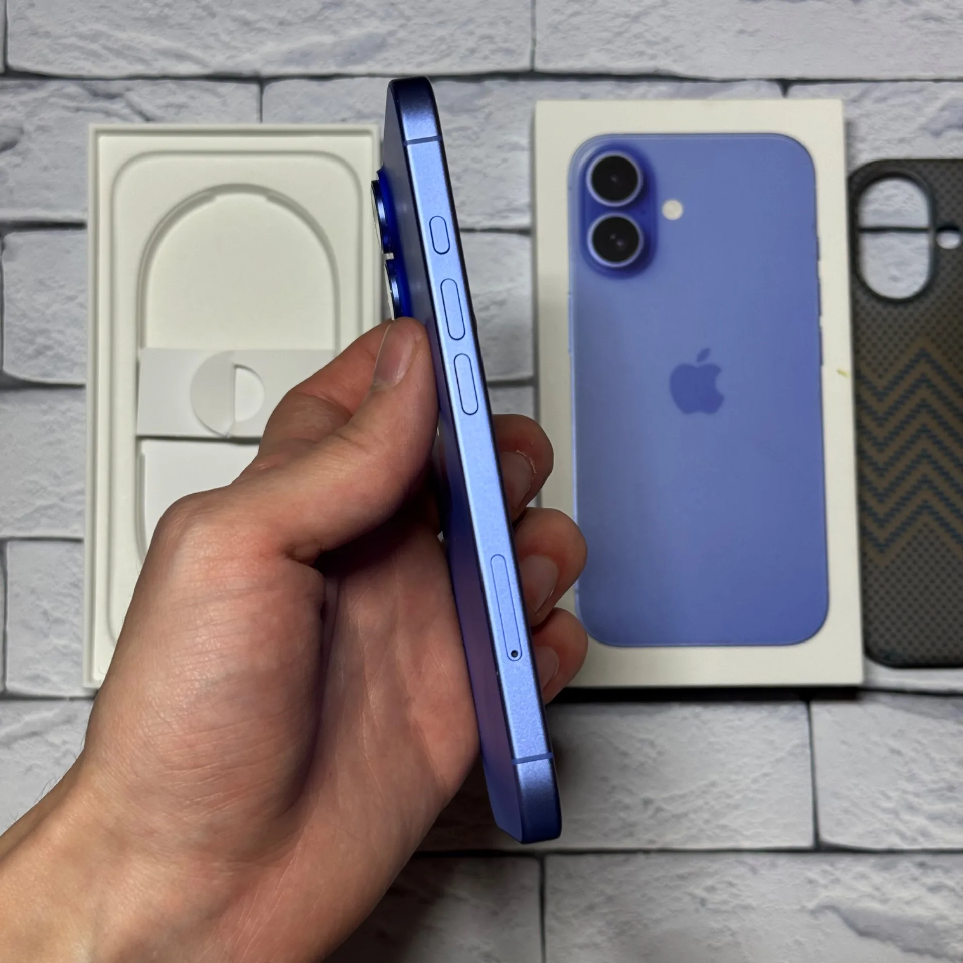 iPhone 16 256gb Ultramarine