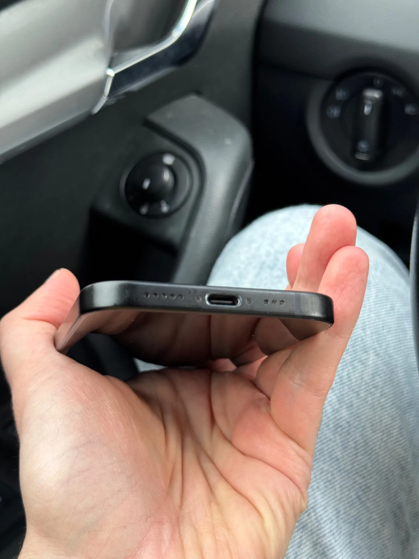 iPhone 15 256 черный