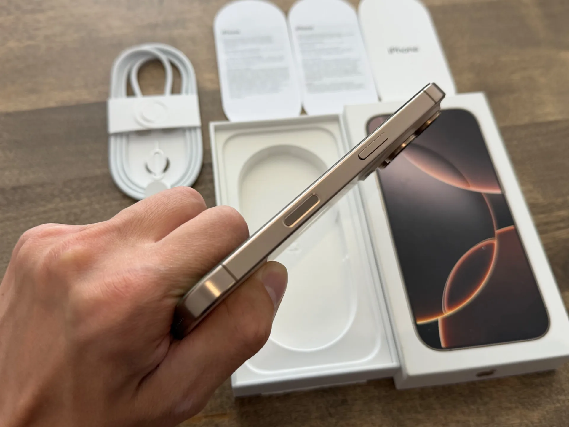 iPhone 16 Pro Desert Titanium 1024gb