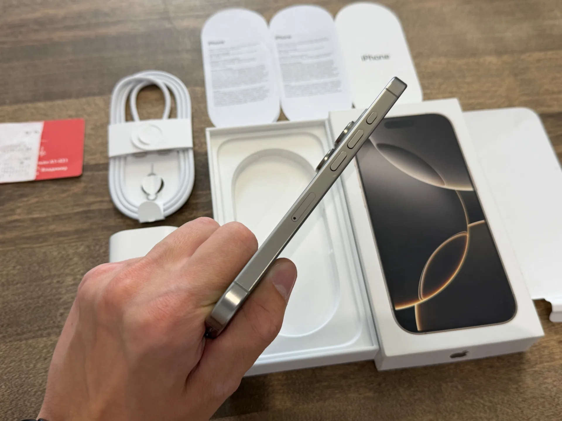 iPhone 16 Pro Natural Titanium 256GB