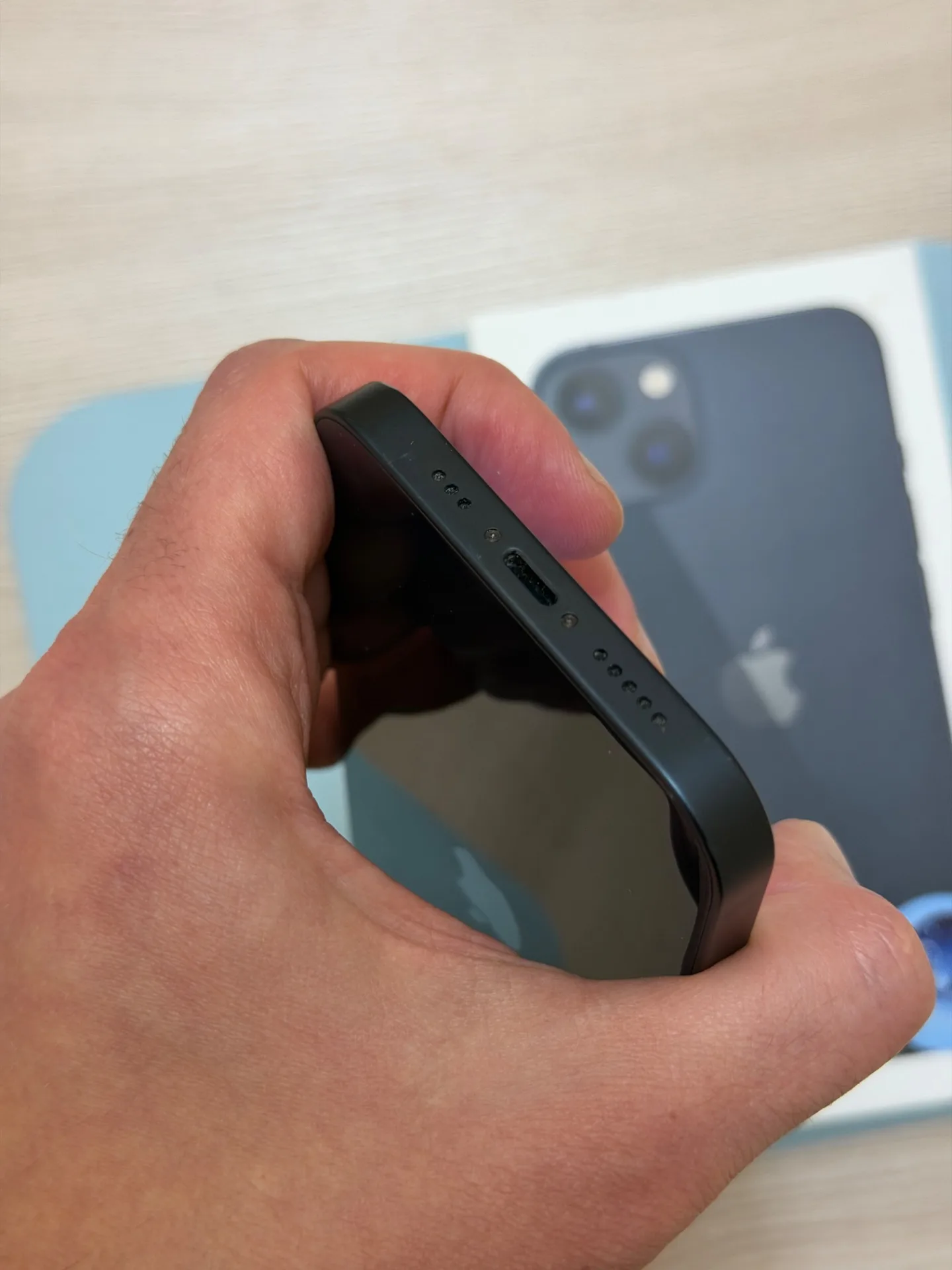 iPhone 13 128 черный.
