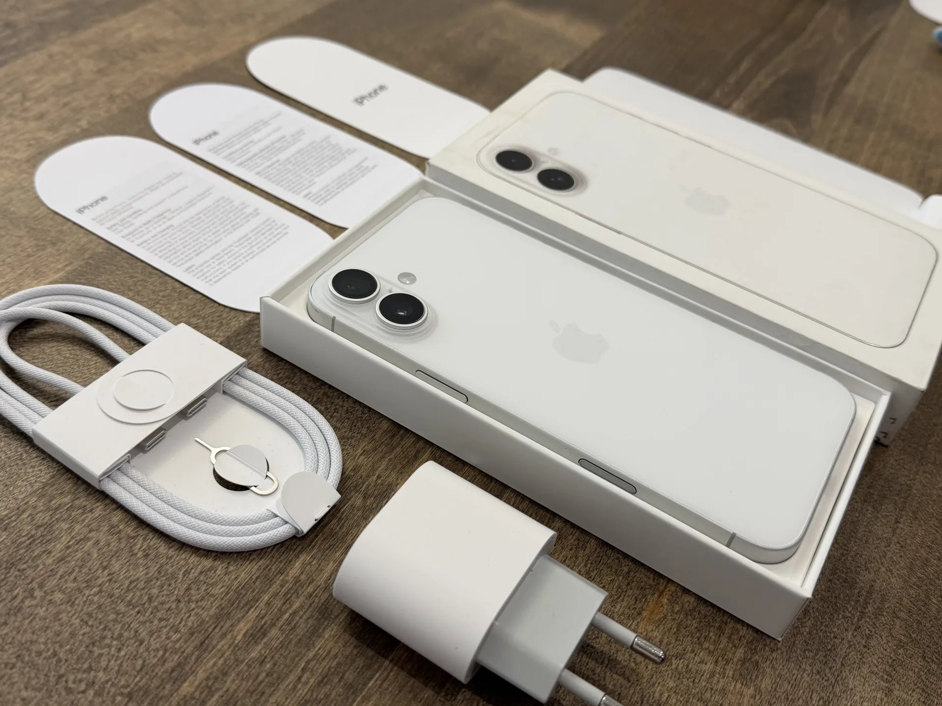 iPhone 16 Plus White 128GB
