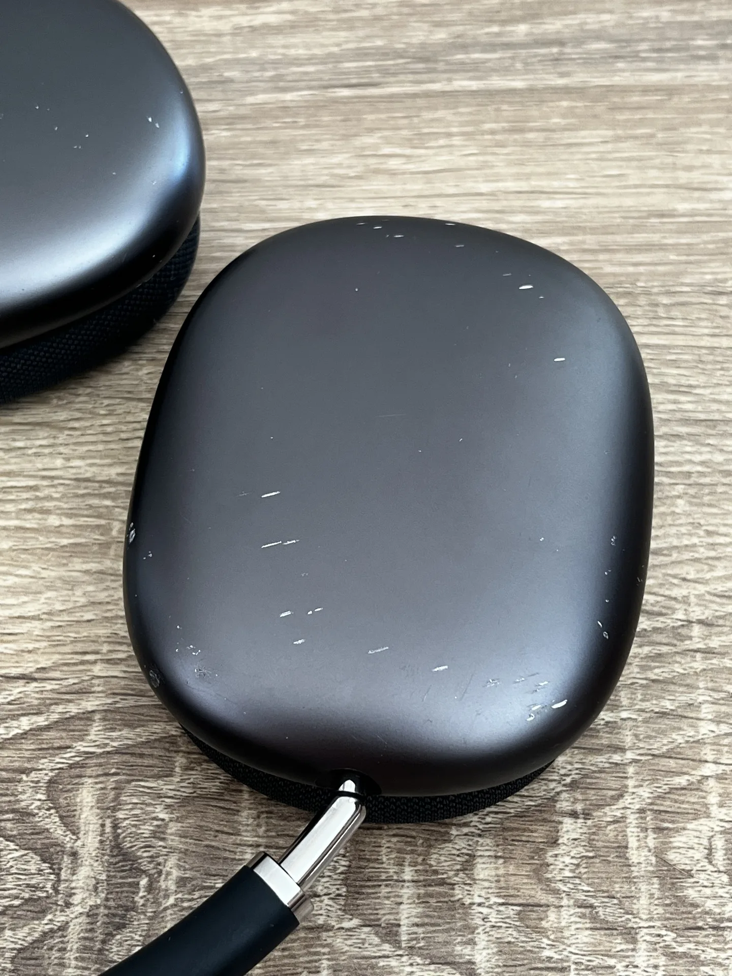 AirPods Max Lightning