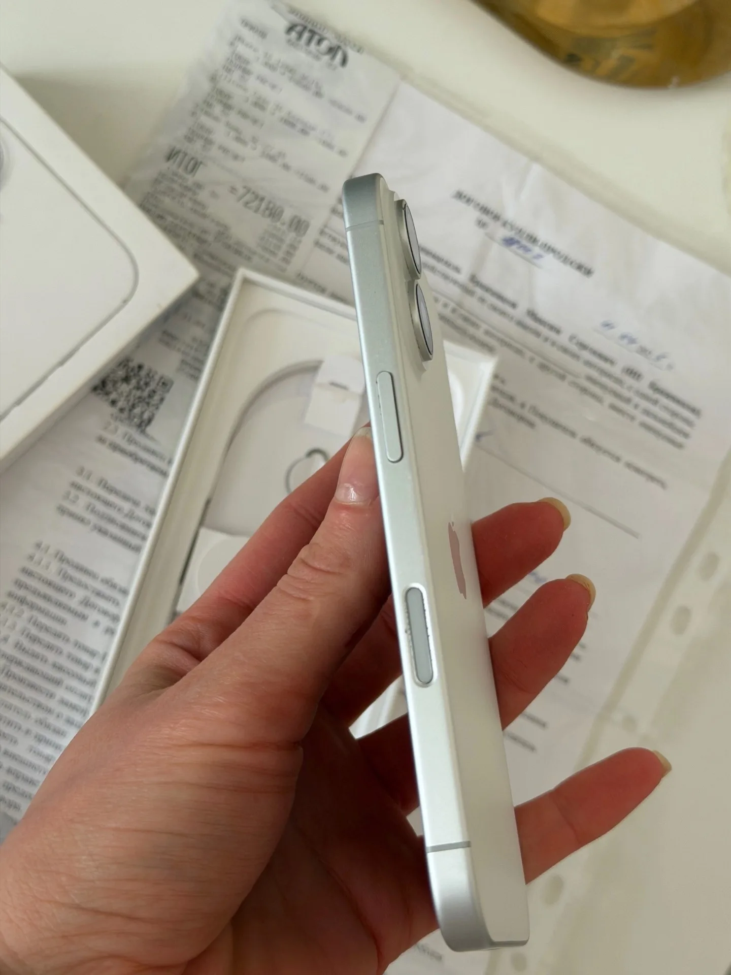 iPhone 16 128 Белый