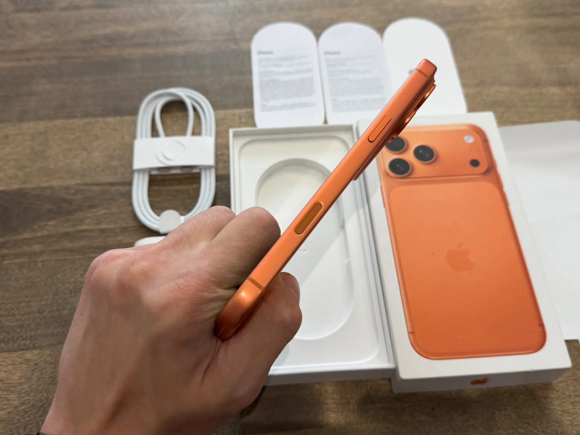 iPhone 17 Pro Max Comic Orange 512GB