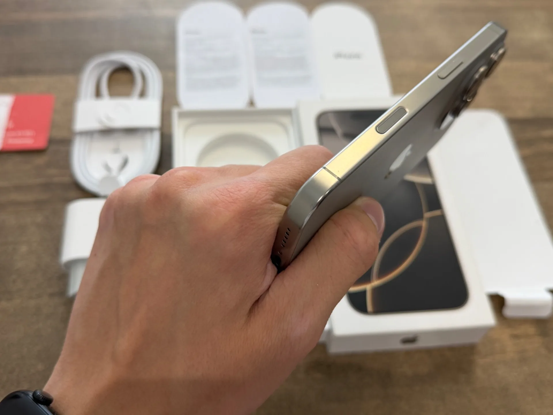iPhone 16 Pro Natural Titanium 256GB
