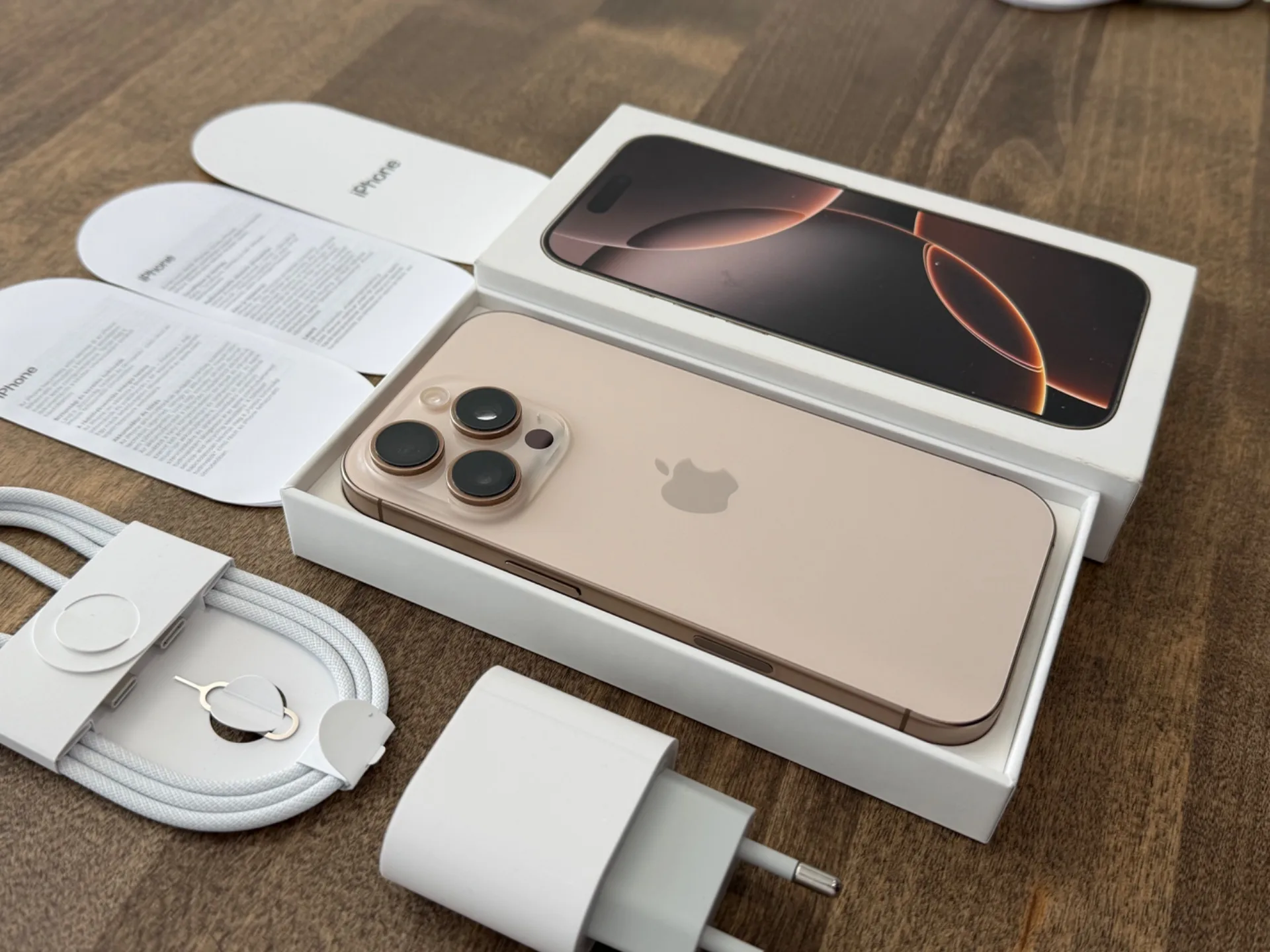 iPhone 16 Pro Desert Titanium 1024gb
