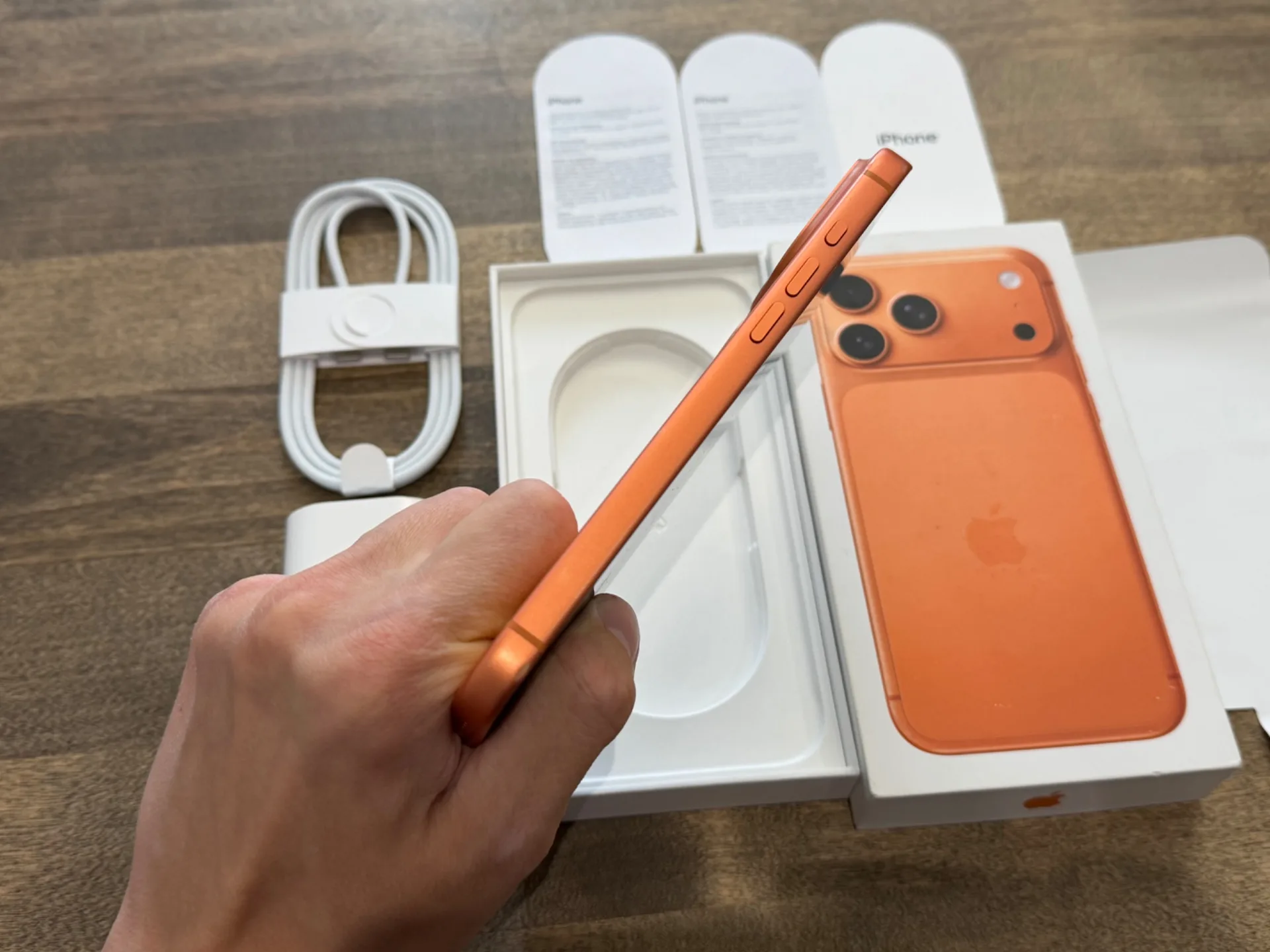 iPhone 17 Pro Max Comic Orange 512GB