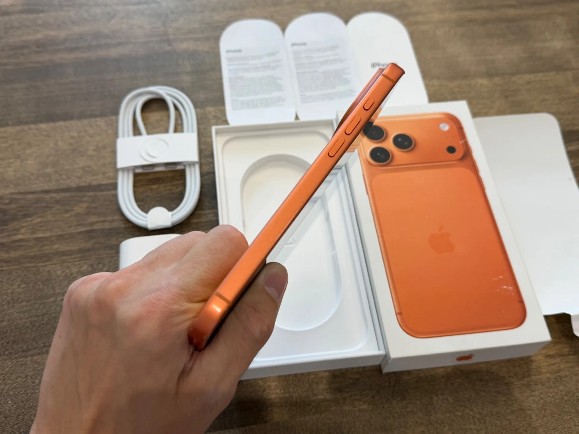 iPhone 17 Pro Max Comic Orange 1024GB