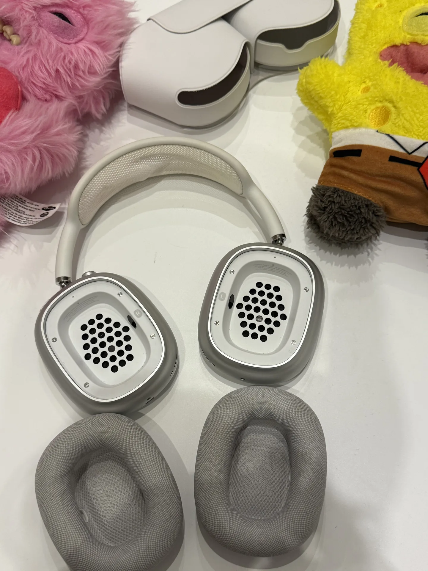 AirPods Max Silver Lightning