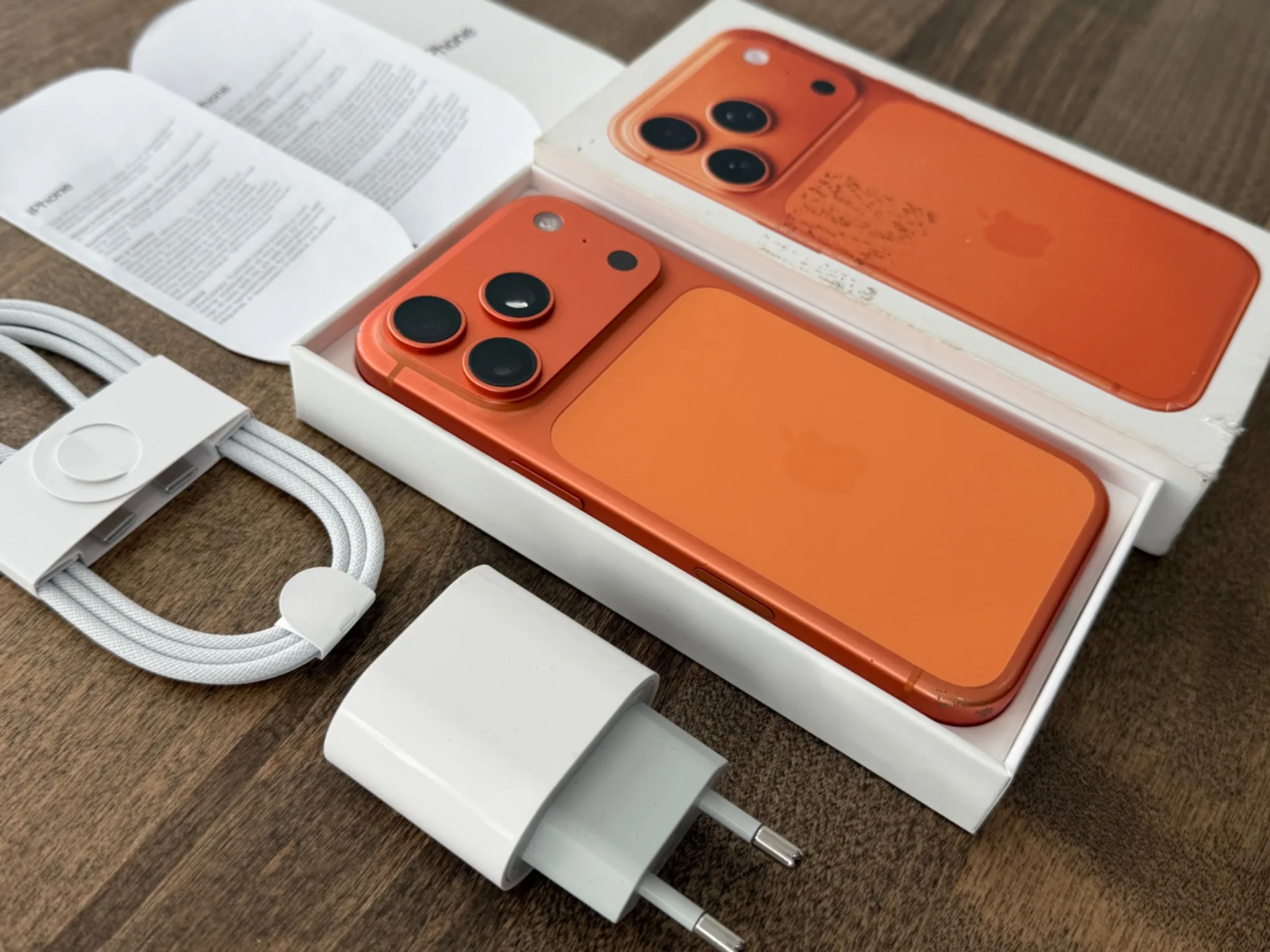 iPhone 17 Pro Comic Orange 256GB
